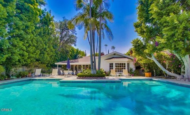 4536 Collett Avenue, Los Angeles