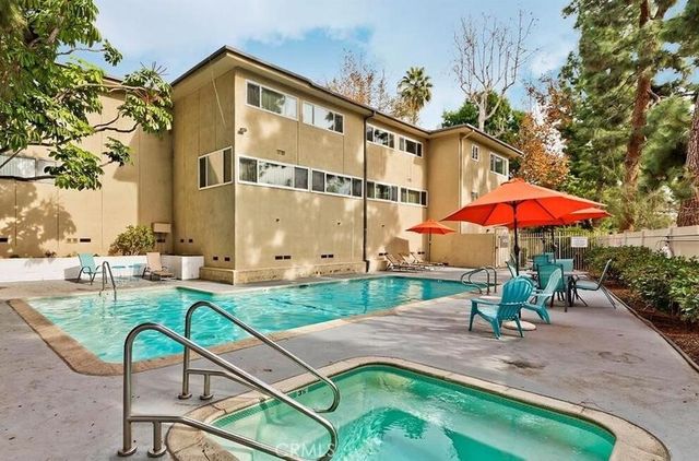 11138 Aqua Vista Street # 9, Studio City