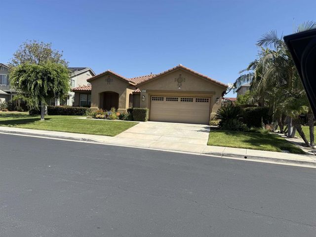 543 Silverhawk Dr, Corona