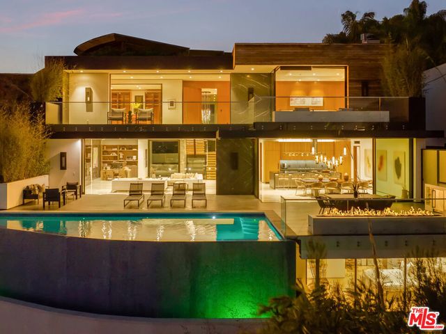9410 Sierra Mar Place, Los Angeles