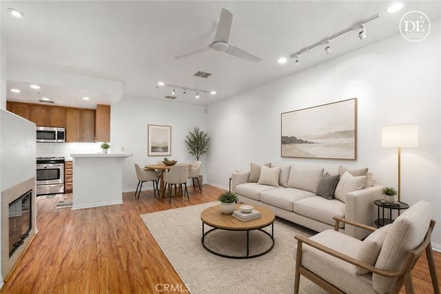 127 Jadestone, Irvine