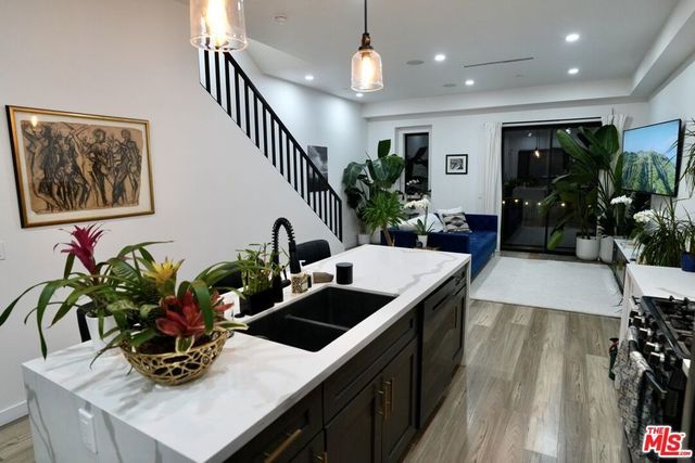 5961 Fountain Avenue, Los Angeles