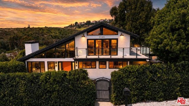3525 Coast View Drive, Malibu