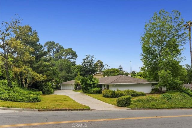 975 Valley Vista Drive, Camarillo