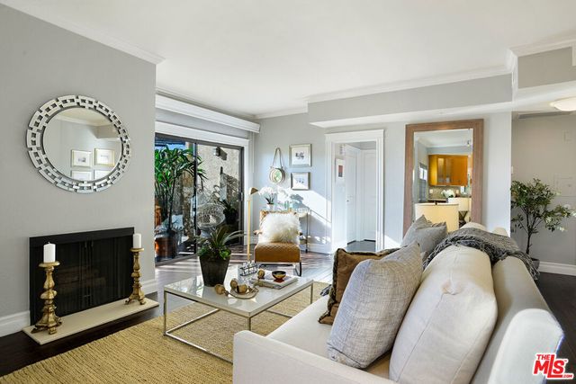 832 Palm Avenue # 105, West Hollywood