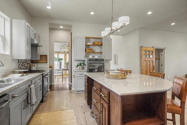3057 California Avenue, Marina