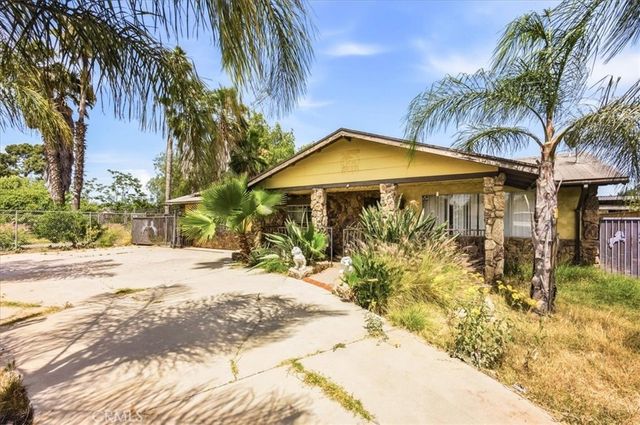 6540 Etiwanda, Jurupa Valley
