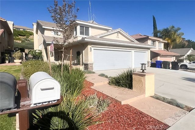 28318 Santa Catarina, Saugus