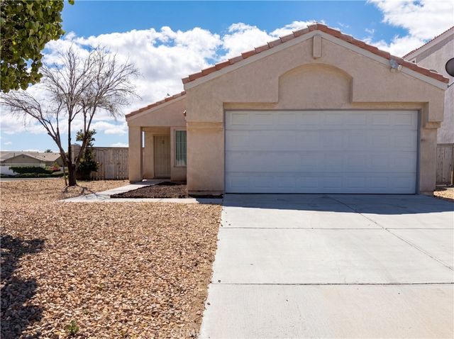 13577 Monterey, Victorville