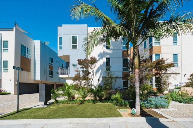 5627 W Observation Lane, Los Angeles