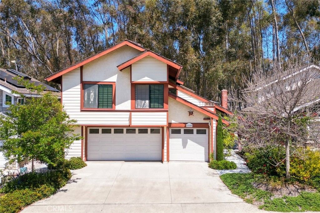 22605 Wood Shadow Lane, Lake Forest