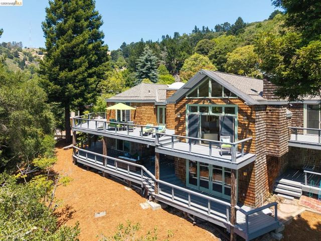2223 Tunnel Rd, Oakland