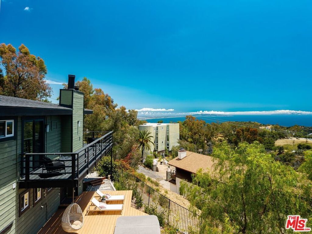 21625 Saddle Peak Road, Topanga