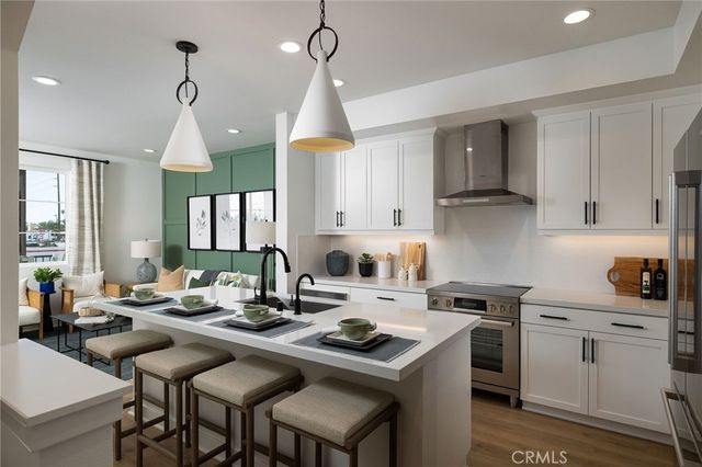 318 E William Way, La Habra