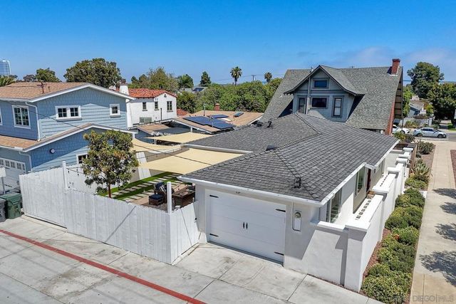 1221 4th St, Coronado