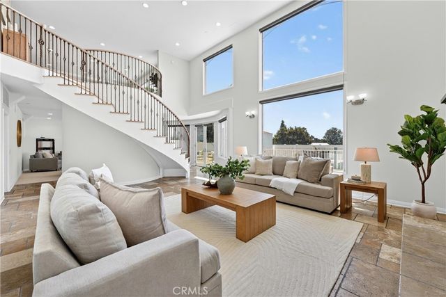 111 Revuelta Court, San Clemente