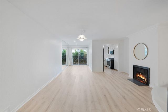 1355 N Sierra Bonita # 208, Los Angeles