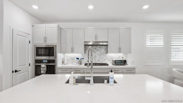 15681 Rennyson Way, San Diego