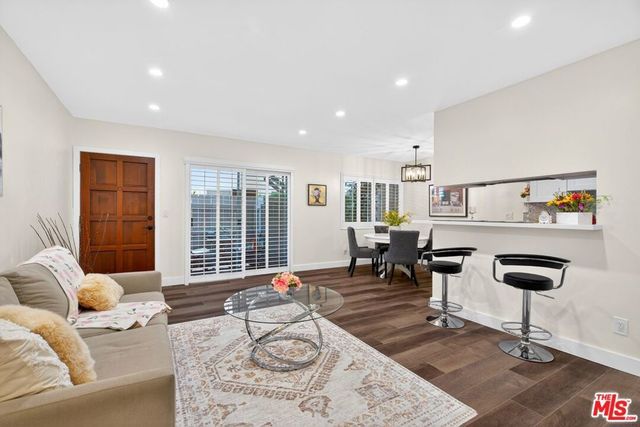 1522 S Centinela Avenue # 101, Los Angeles