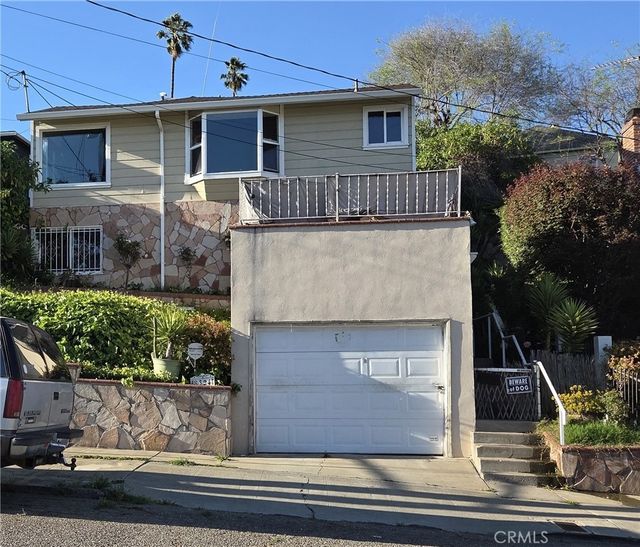 8354 Ney, Oakland