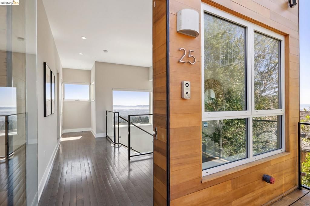 25 Diablo Dr, Oakland