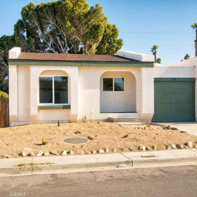 1501 E Twin Star, Palm Springs