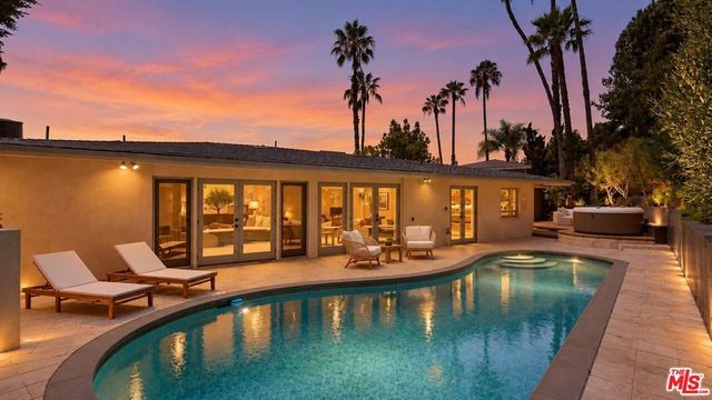 8657 Metz Place, West Hollywood