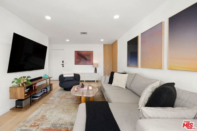 7300 Franklin Avenue # 554, Los Angeles