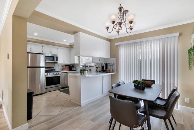 753 Warwick Ave, Thousand Oaks