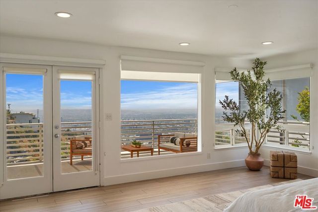 1745 Viewmont Drive, West Hollywood
