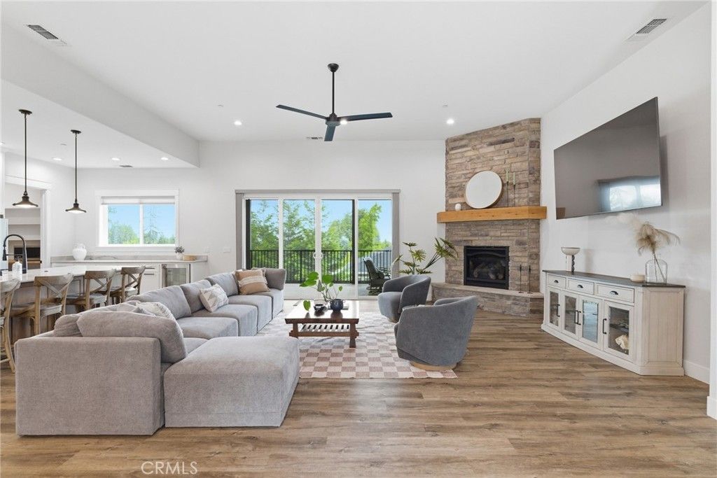 1525 Forest Circle, Paradise
