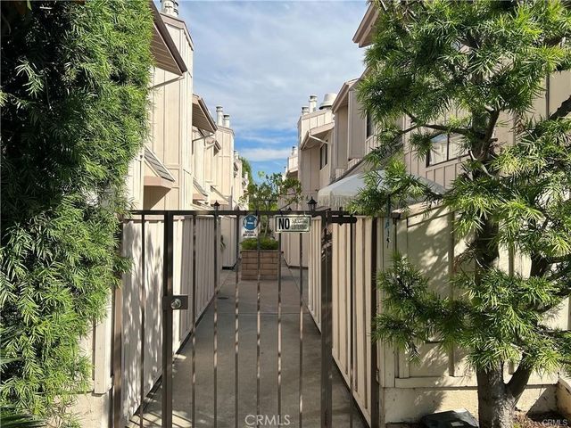 511 E Live Oak # 17, Arcadia