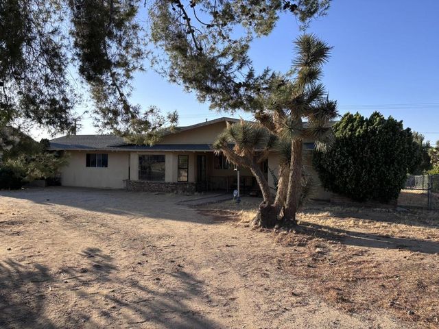 57986 Joshua Lane, Yucca Valley