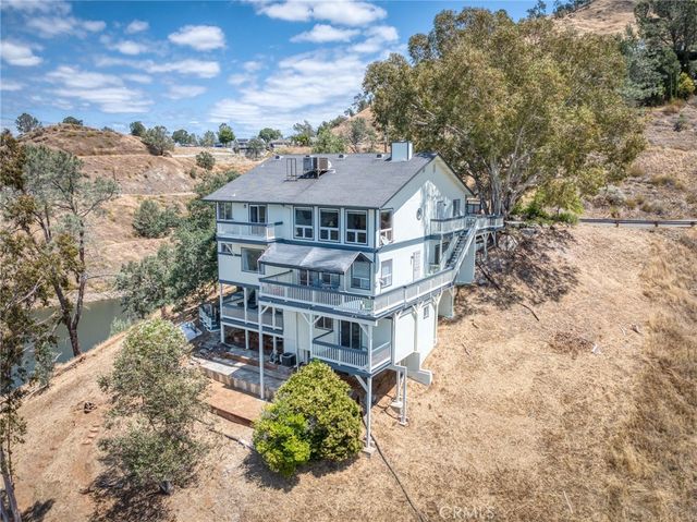 28037 Sky Harbour, Friant