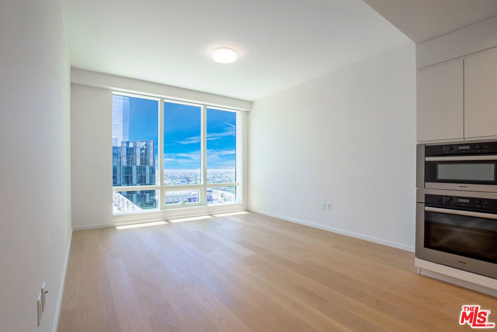 877 Francisco Street # 2210, Los Angeles