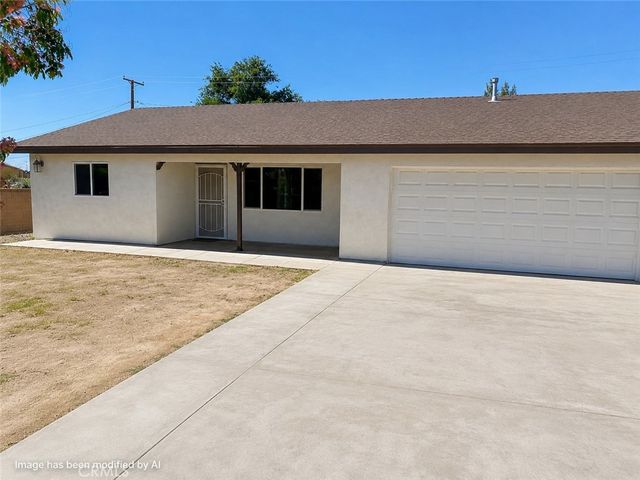 16011 Smoke Tree, Hesperia