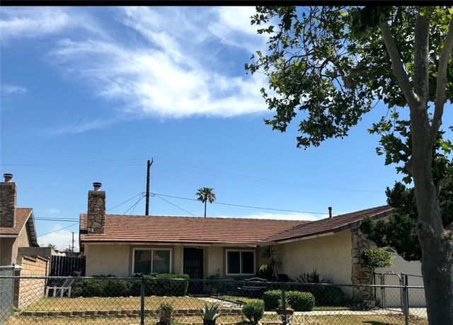 9765 Sycamore, Fontana