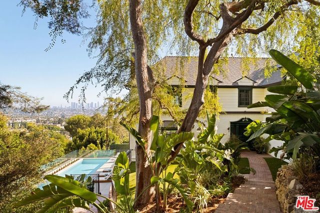 4818 Bonvue Avenue, Los Angeles