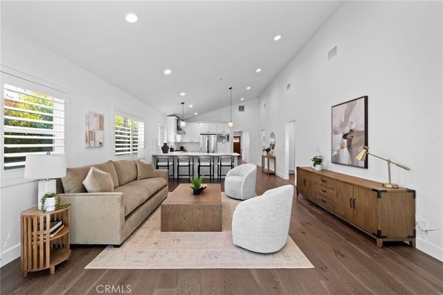 827 N Lamer, Burbank