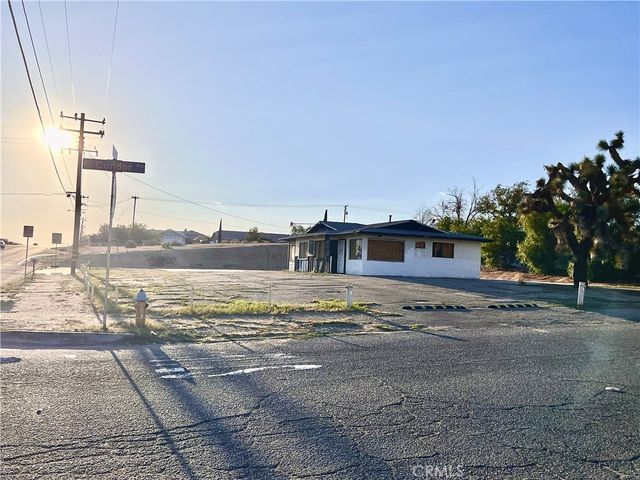15720 Mojave Drive, Victorville