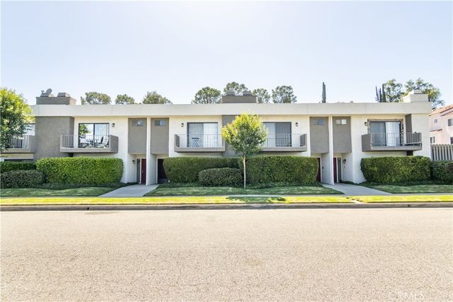 4327 Freedom # 5, Calabasas