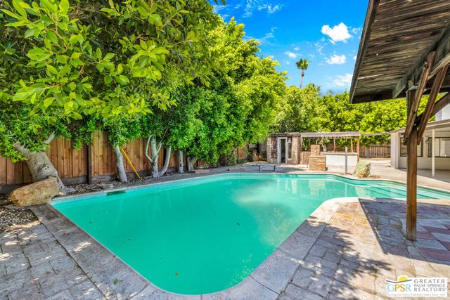 401 E Glen S Circle, Palm Springs