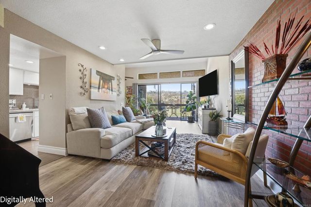 2564 Navarra Drive # 213, Carlsbad