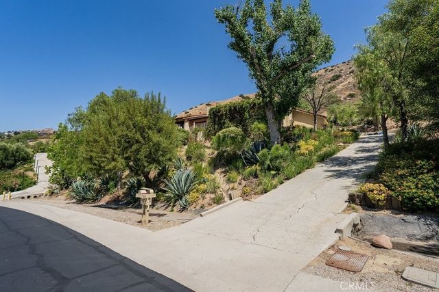 63 Coolwater, Bell Canyon