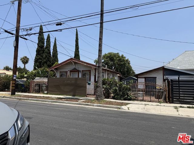 1537 Blake Avenue, Los Angeles
