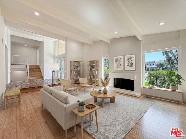4117 Ellenita Avenue, Tarzana