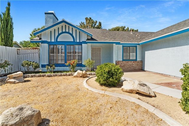 1809 W Avenue K9, Lancaster