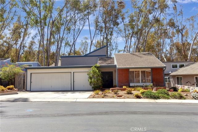 22332 Fallen Leaf, Lake Forest