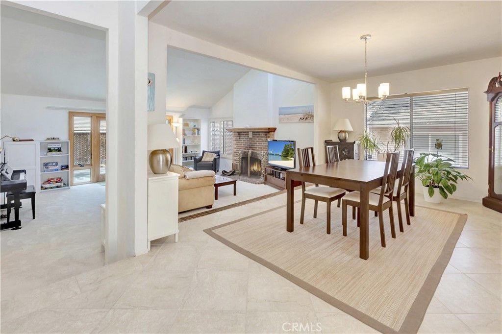 22332 Fallen Leaf, Lake Forest