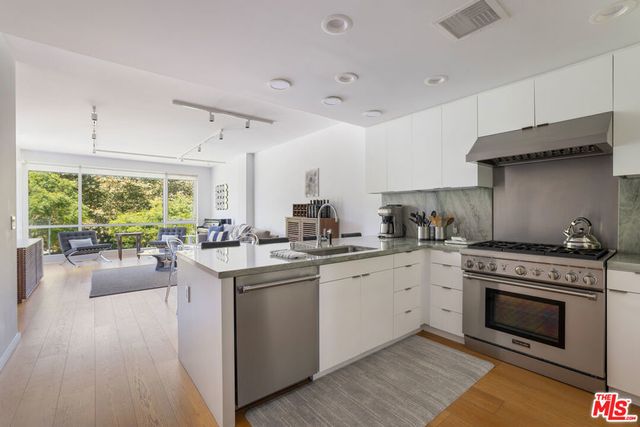 1705 Ocean Avenue # 209, Santa Monica